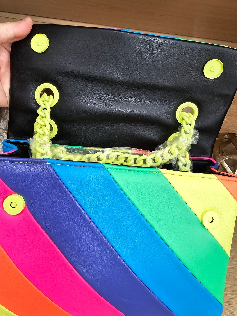 Kurt Geiger London Brixton Lock Leather Convertible Bag. - Picture 8 of 9